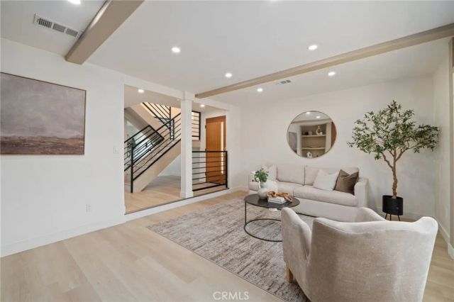 332 Flint Avenue, Long Beach, CA 90814