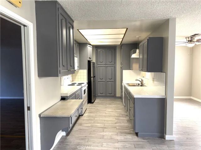 3901 Green Avenue, Los Alamitos, CA 90720