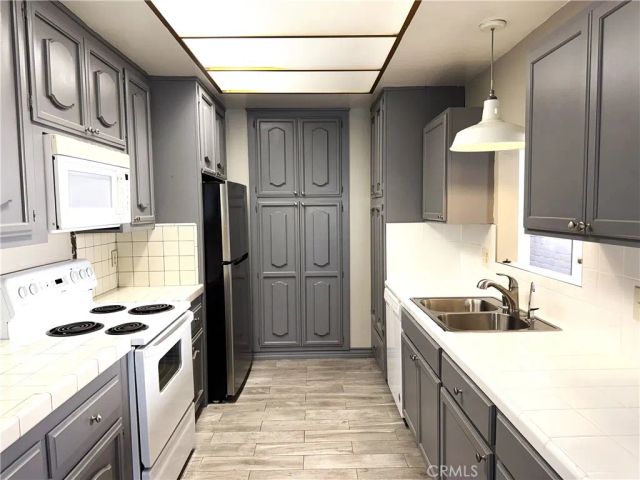 3901 Green Avenue, Los Alamitos, CA 90720