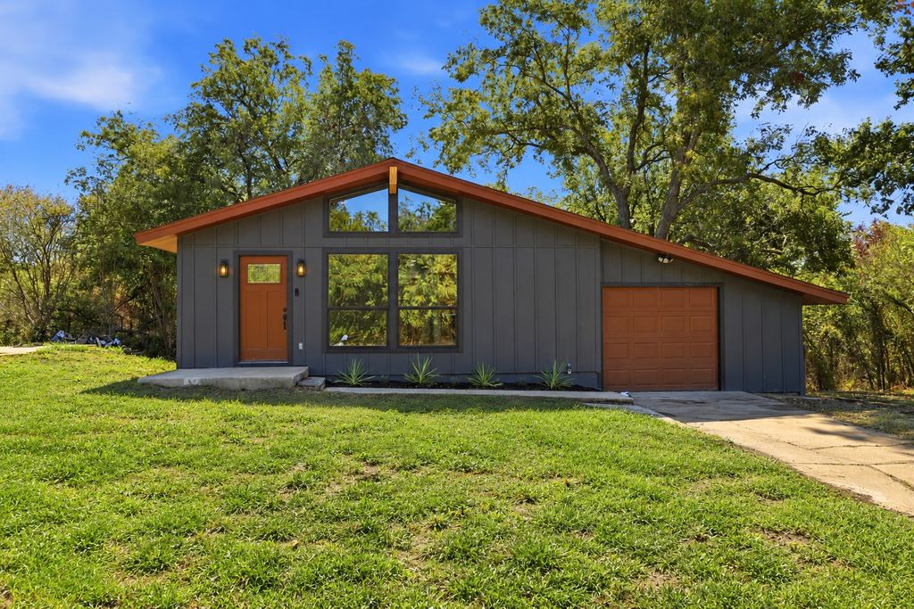 8095 County Road 3415, Lone Oak, TX 75453