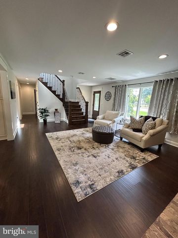 902 N ISLAND RD, Columbus, NJ 08022