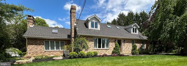 902 N ISLAND RD, Columbus, NJ 08022