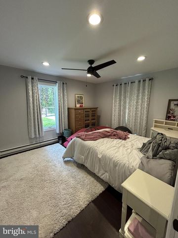 902 N ISLAND RD, Columbus, NJ 08022