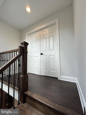 902 N ISLAND RD, Columbus, NJ 08022