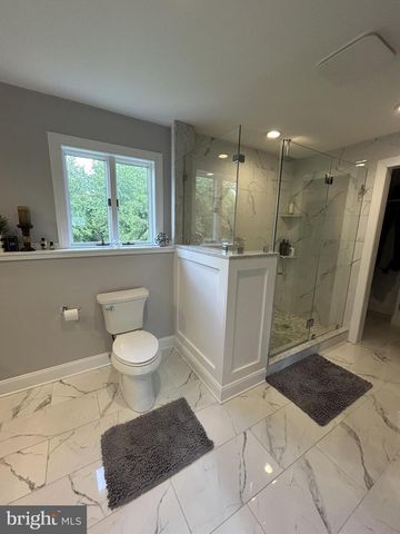 902 N ISLAND RD, Columbus, NJ 08022