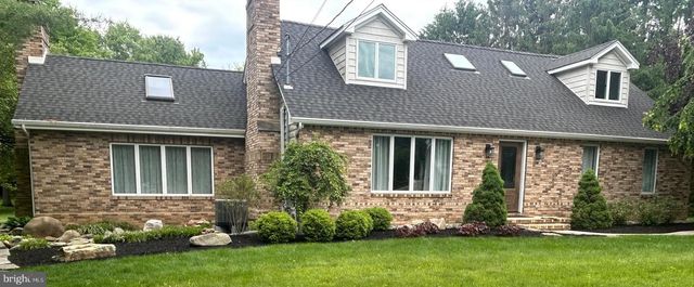 902 N ISLAND RD, Columbus, NJ 08022