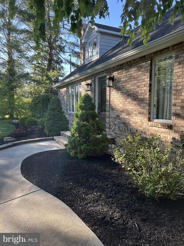 902 N ISLAND RD, Columbus, NJ 08022