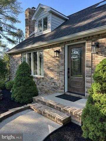 902 N ISLAND RD, Columbus, NJ 08022
