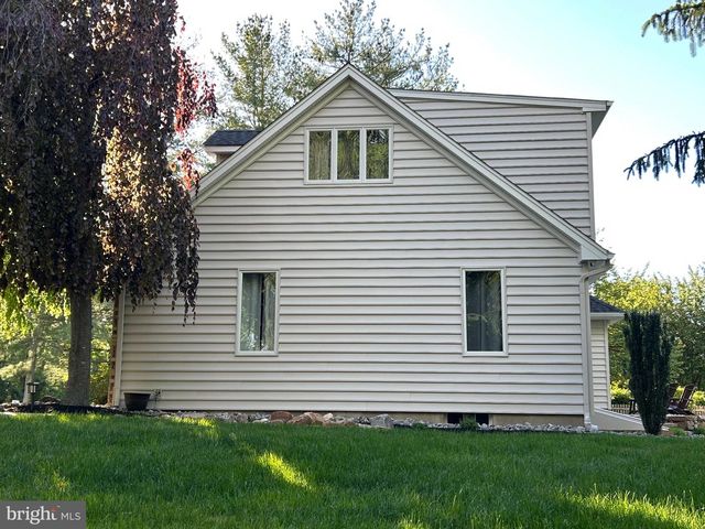 902 N ISLAND RD, Columbus, NJ 08022