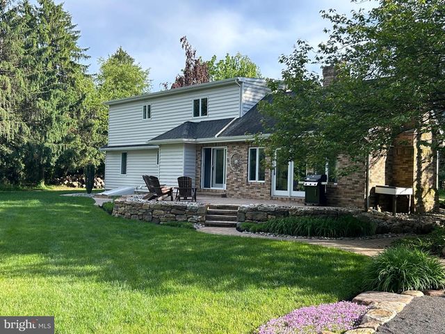 902 N ISLAND RD, Columbus, NJ 08022