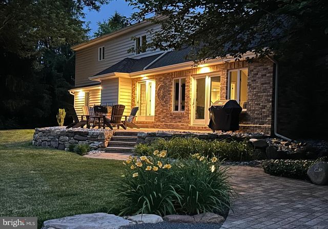 902 N ISLAND RD, Columbus, NJ 08022