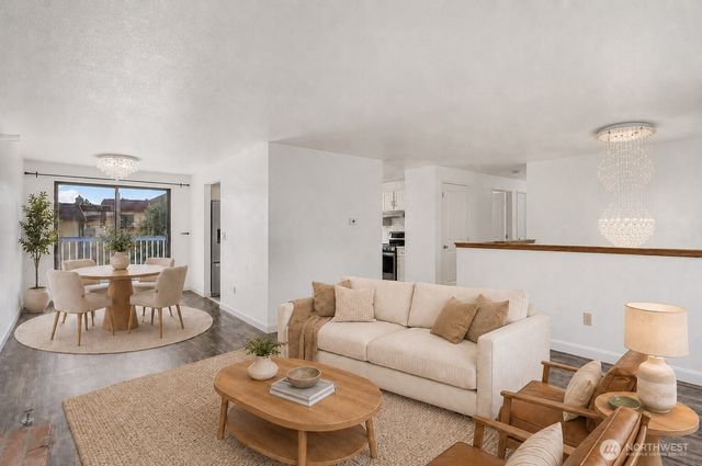 151 NE 115th St, Seattle, WA 98125