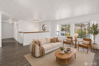 151 NE 115th St, Seattle, WA 98125