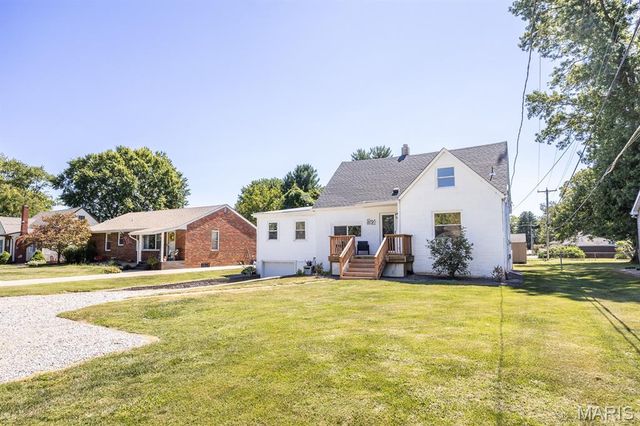 749 E Woodland Drive, East Alton, IL 62024