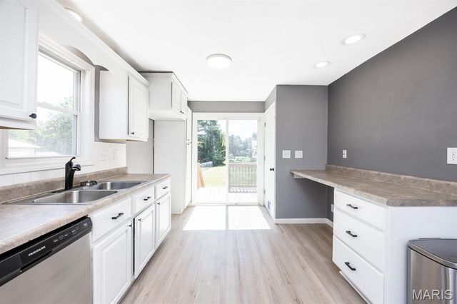 749 E Woodland Drive, East Alton, IL 62024