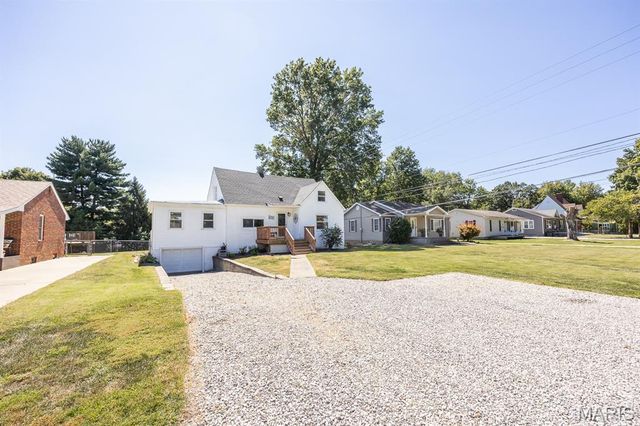 749 E Woodland Drive, East Alton, IL 62024