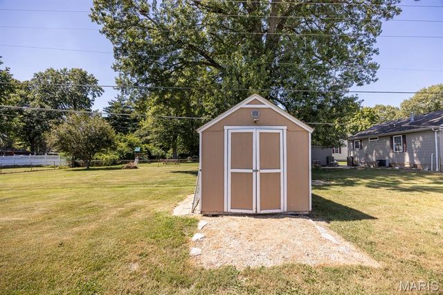 749 E Woodland Drive, East Alton, IL 62024