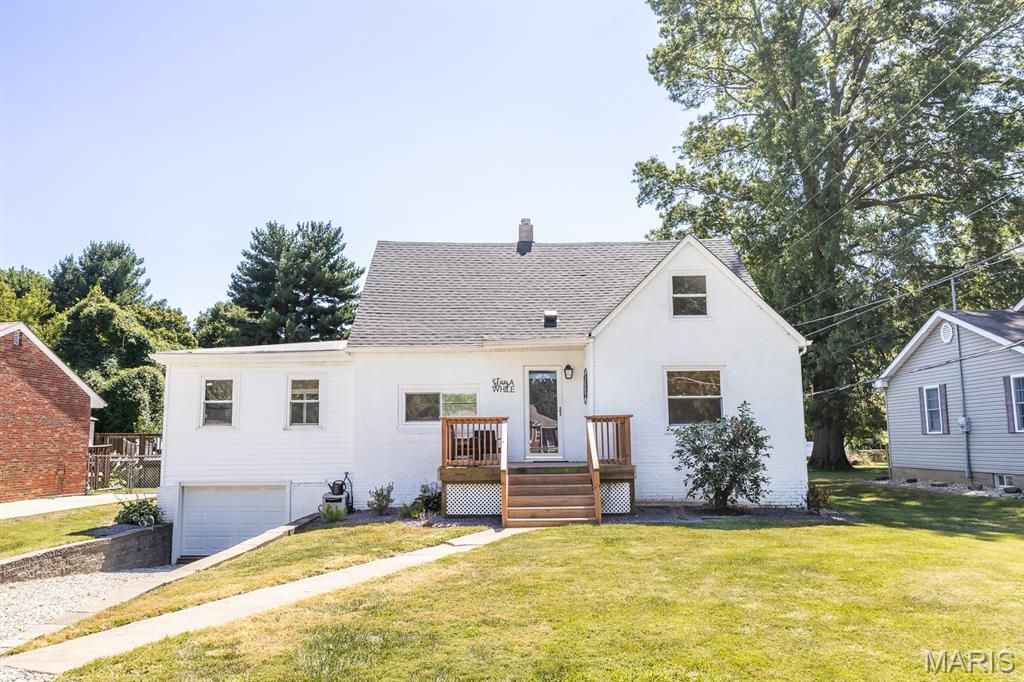 749 E Woodland Drive, East Alton, IL 62024