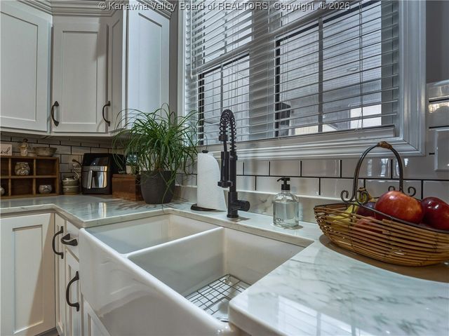 96 Mercy Way, Hurricane, WV 25526