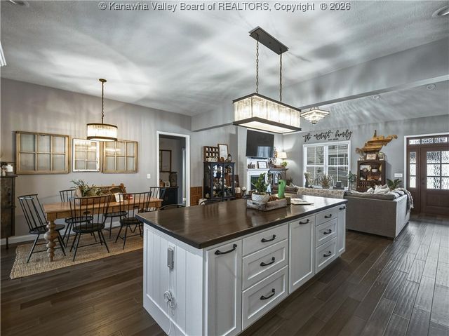 96 Mercy Way, Hurricane, WV 25526