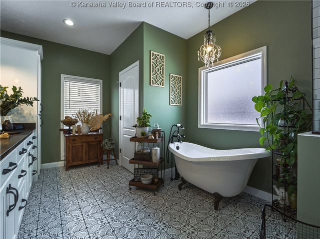 96 Mercy Way, Hurricane, WV 25526