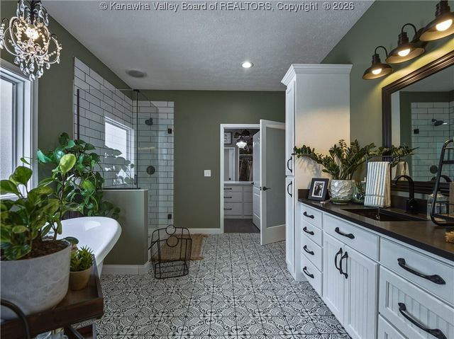 96 Mercy Way, Hurricane, WV 25526