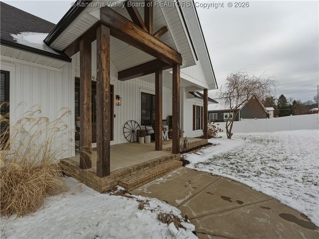 96 Mercy Way, Hurricane, WV 25526