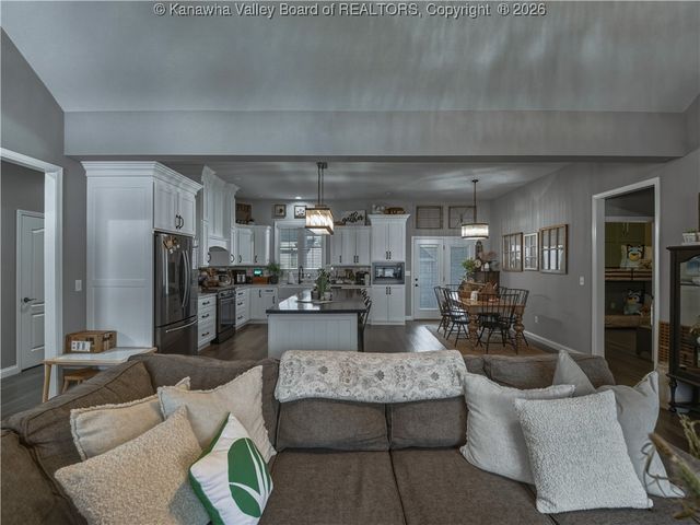 96 Mercy Way, Hurricane, WV 25526