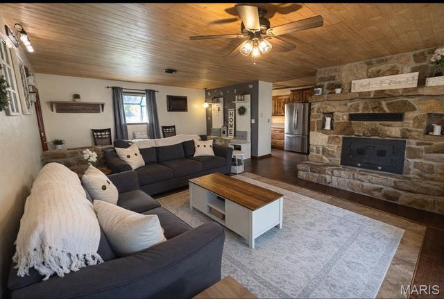 5111 Highway Z, Houston, MO 65483