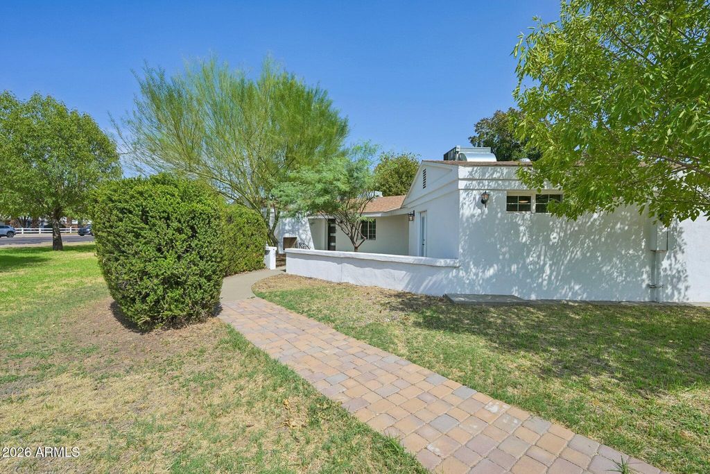 1121 W BETHANY HOME Road, Phoenix, AZ 85013 — photo 3