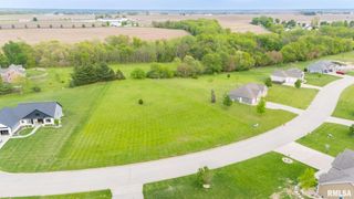 116 Lost Creek Court, Pekin, IL 61554