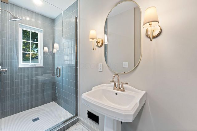 4466 Olentangy Boulevard, Columbus, OH 43214