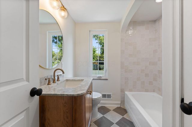 4466 Olentangy Boulevard, Columbus, OH 43214