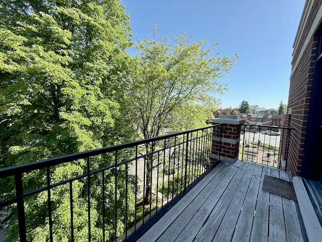 5558 W Edmunds Street 3, Chicago, IL 60630