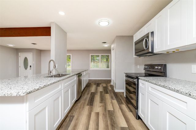 637 Post Oak Drive, Hurst, TX 76053