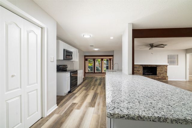 637 Post Oak Drive, Hurst, TX 76053