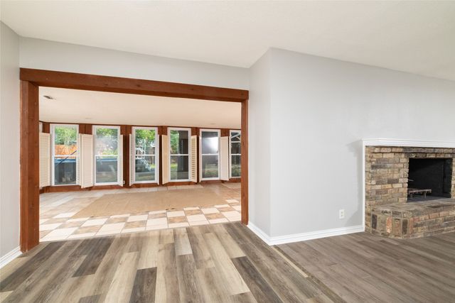 637 Post Oak Drive, Hurst, TX 76053