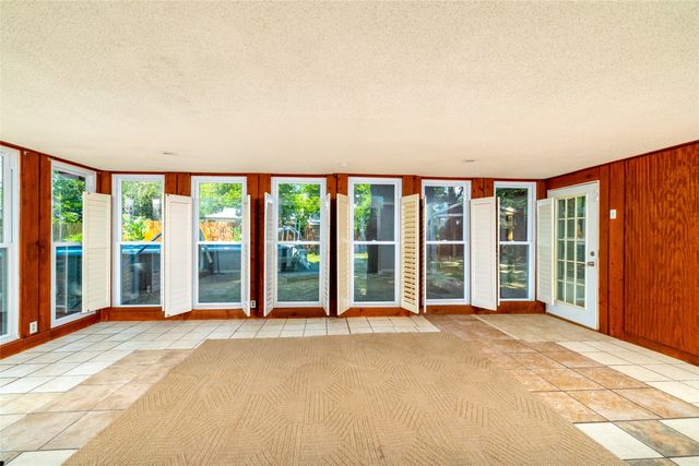 637 Post Oak Drive, Hurst, TX 76053