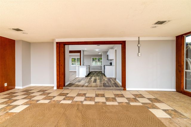 637 Post Oak Drive, Hurst, TX 76053