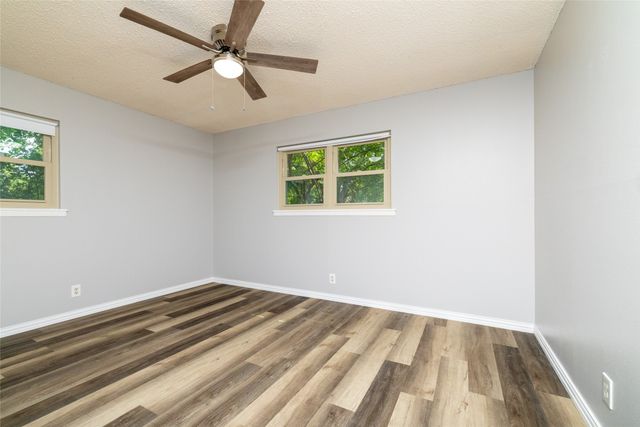 637 Post Oak Drive, Hurst, TX 76053