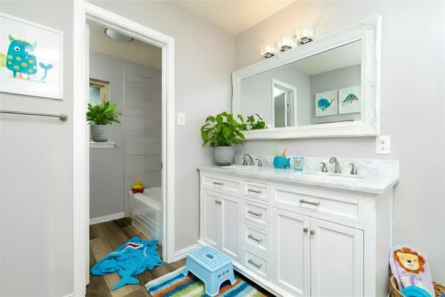 637 Post Oak Drive, Hurst, TX 76053