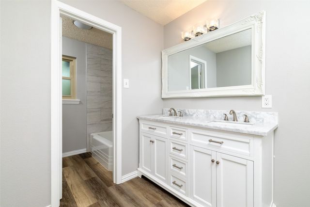 637 Post Oak Drive, Hurst, TX 76053