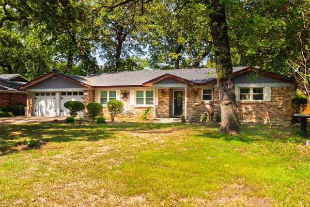 637 Post Oak Drive, Hurst, TX 76053