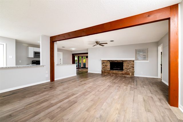 637 Post Oak Drive, Hurst, TX 76053