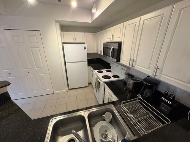 780 S Sapodilla Avenue 306, West Palm Beach, FL 33401