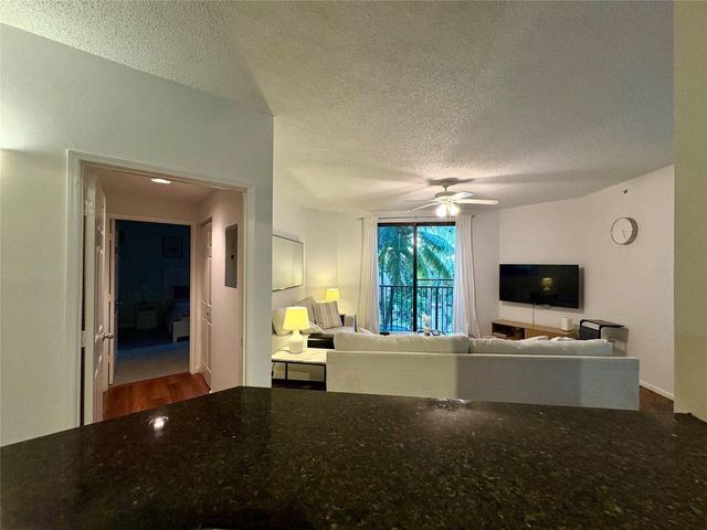 780 S Sapodilla Avenue 306, West Palm Beach, FL 33401