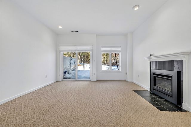 1 Douglass Grn 1, Woburn, MA 01801