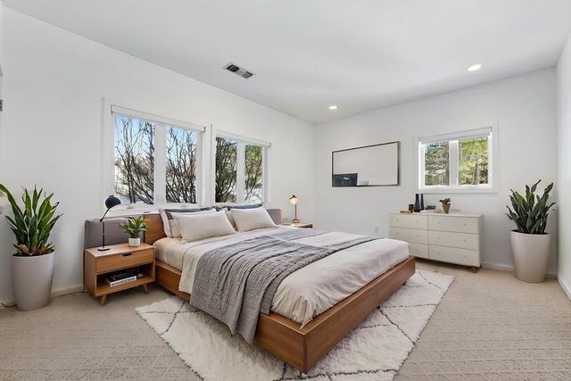 1 Douglass Grn 1, Woburn, MA 01801