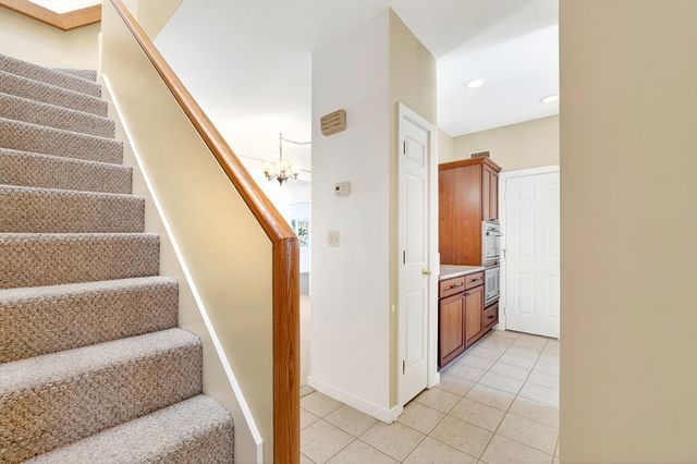 1 Douglass Grn 1, Woburn, MA 01801