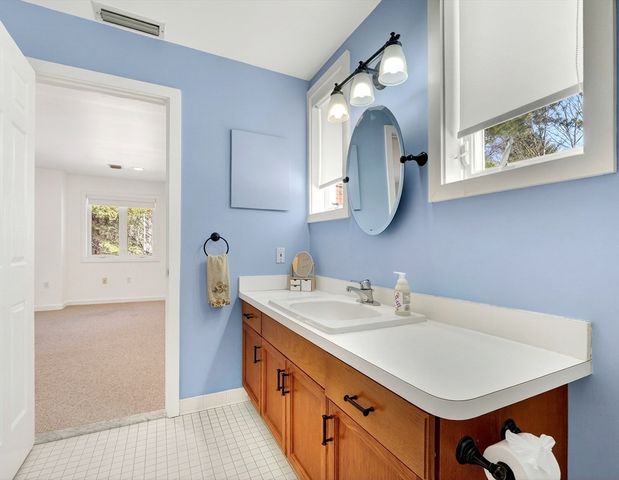 1 Douglass Grn 1, Woburn, MA 01801